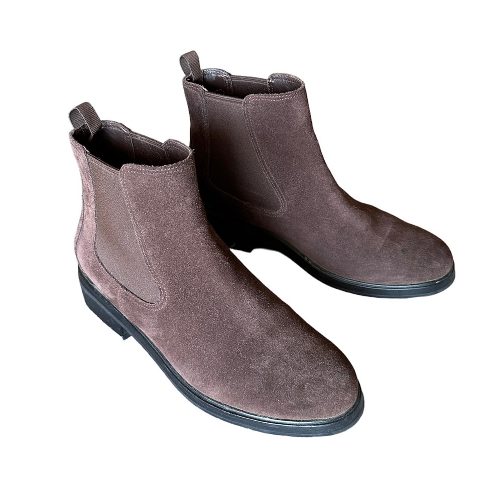 Everlane - The Modern Utility Chelsea Boot in Brown Suede